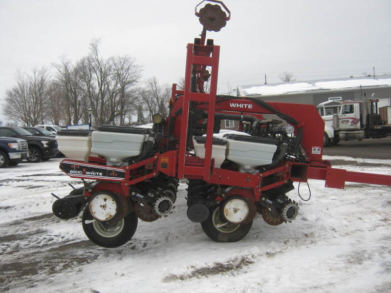 Planting Equipment  White 6346 Planter  Photo